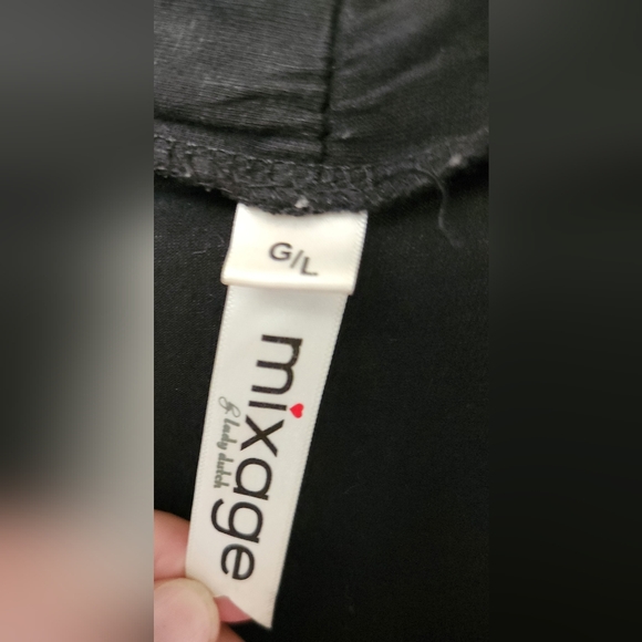 Black Layered Vest Size L - Picture 4 of 5